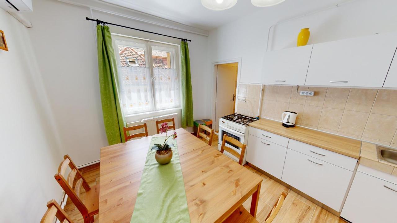 Family Apartman Miskolc Buitenkant foto