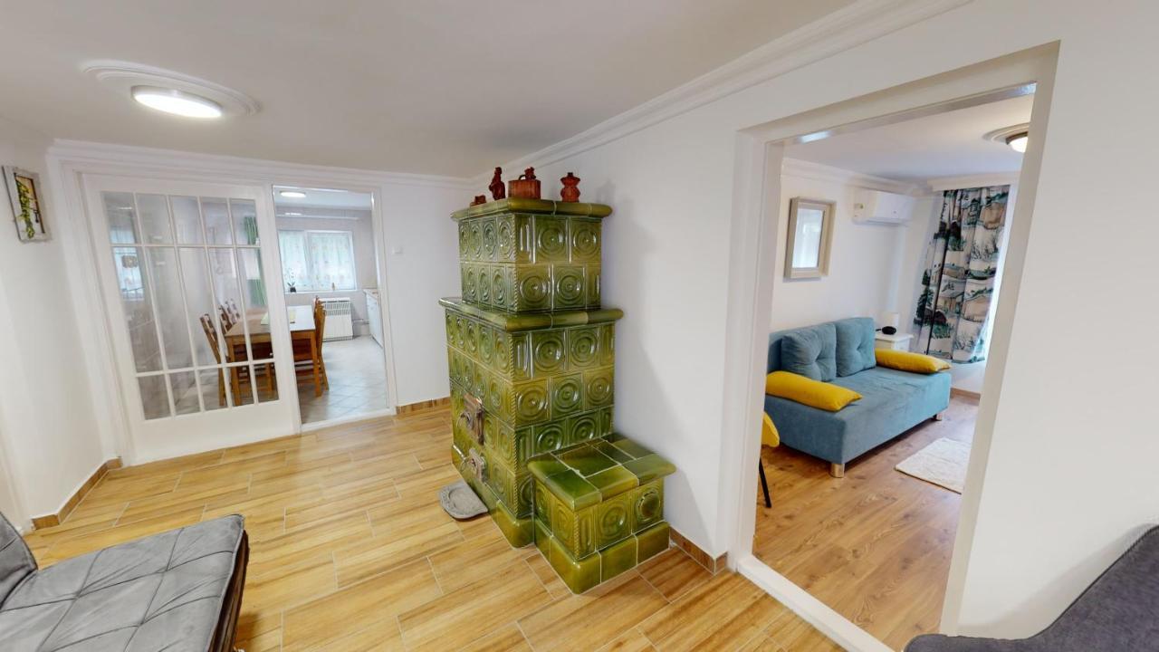 Family Apartman Miskolc Buitenkant foto