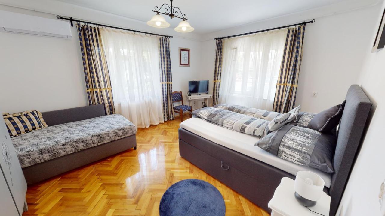 Family Apartman Miskolc Buitenkant foto