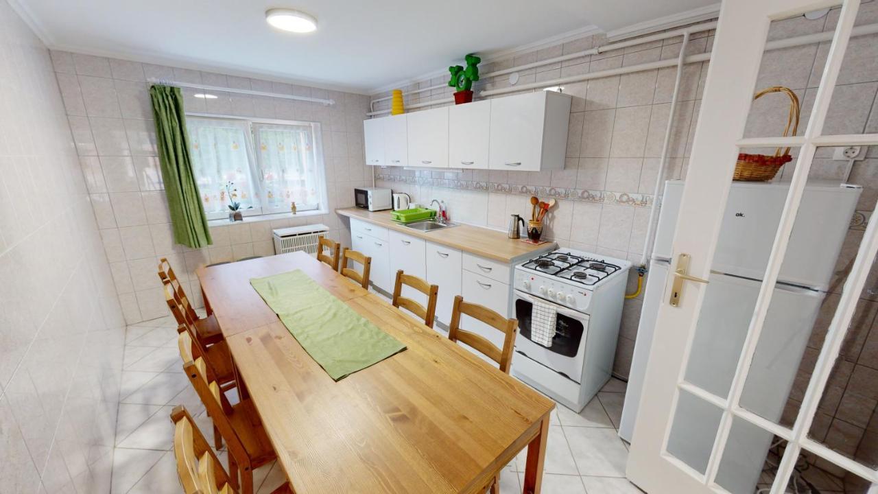 Family Apartman Miskolc Buitenkant foto