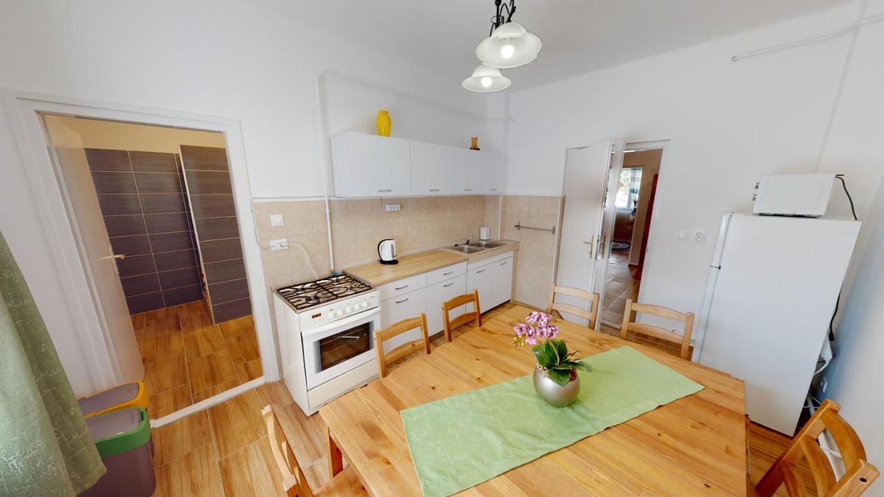 Family Apartman Miskolc Buitenkant foto