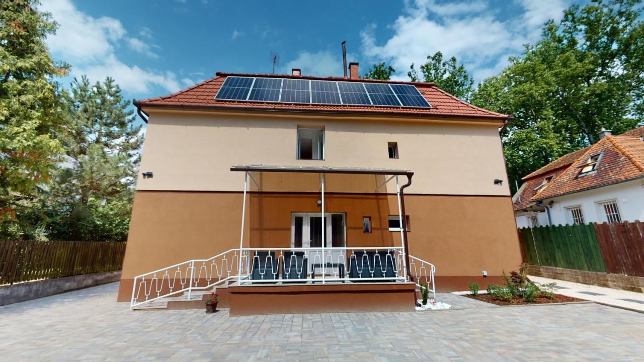 Family Apartman Miskolc Buitenkant foto